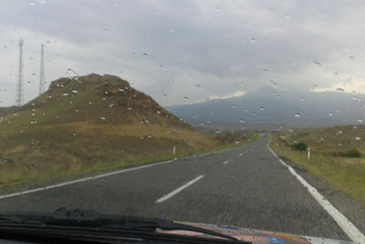 Regen auf der Windschutzscheibe